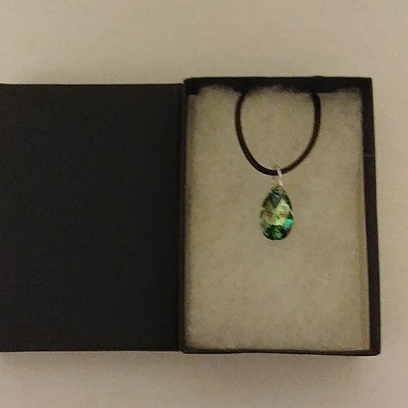 Jacksonville Green Crystal Teardrop Necklace - Picture 7 of 8